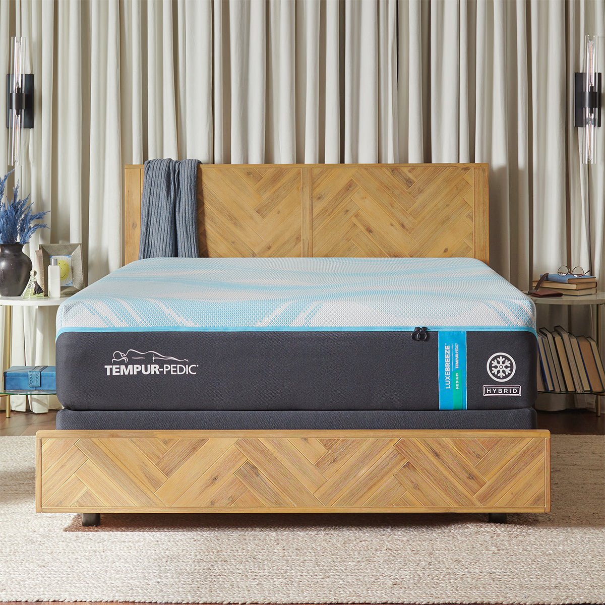 33027-01-TEMBreezeESBPDPsOct22_LUXEbreeze_MED_Hybrid_ATF_A_11IC1 Tempur-Pedic TEMPUR-LuxeBreeze Medium Hybrid 13-Inch Mattress - Image 1