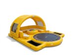 Plateforme gonflable multifonction pour parc aquatique d'été : canapé, quai et tente, avec trampolines intégrés et matériau PVC sur mesure. – Image 4