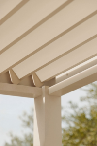 Pergola Bioclimatique En Aluminium Avec Lames Druvia Sklum Tapioca – Image 12